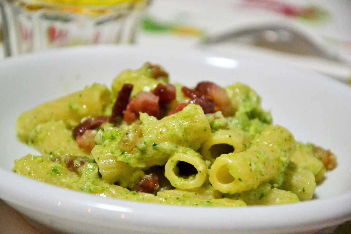 Pasta con crema di broccoli e pancetta croccante Quaderni Golosi