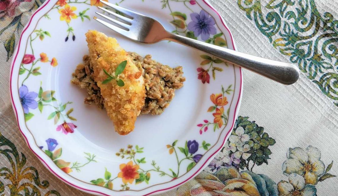 Farro con crema di carciofi e triglie croccanti