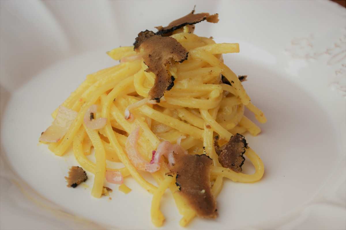 Carbonara al tartufo nero