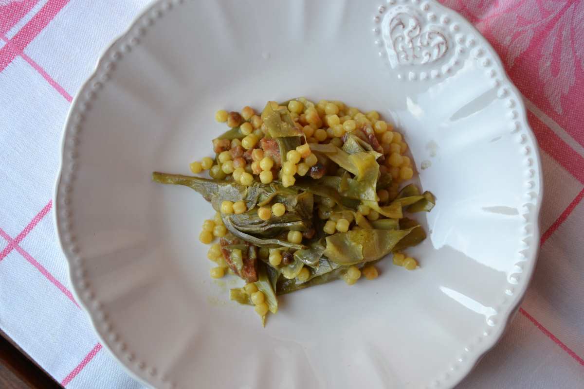 Fregola con carciofi