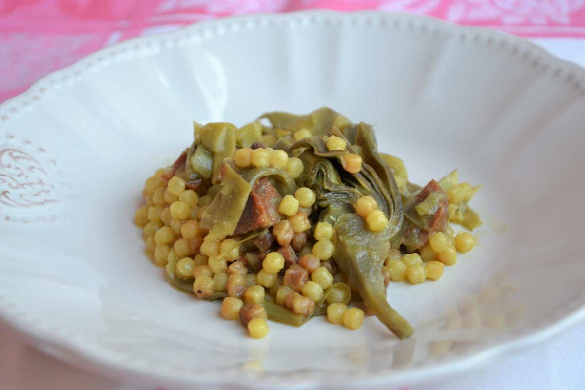 Fregola con carciofi