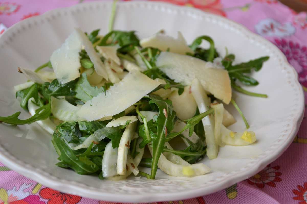 Insalata finocchi, pere e pecorino