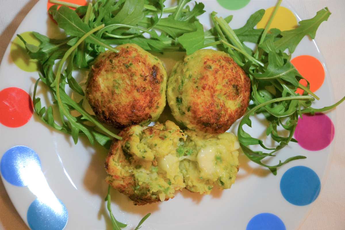 Polpette di verza con cuore fondente di provolone molisano