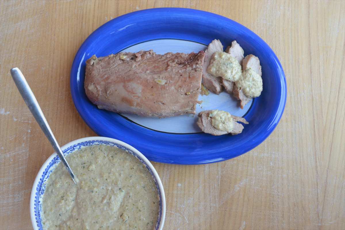 Filetto di maiale con salsa al curry ed anacardi