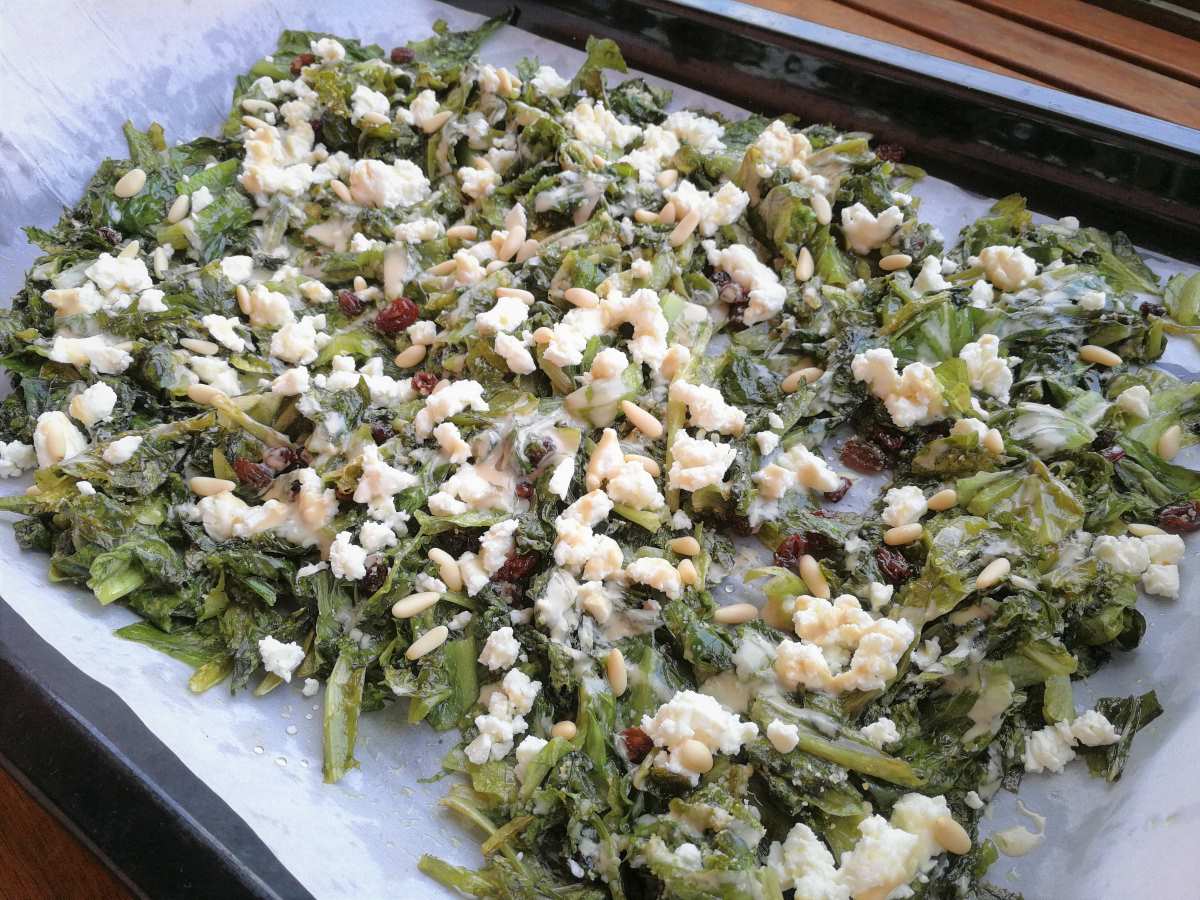 “Insalata” al forno con feta, tahini ed olive taggiasche