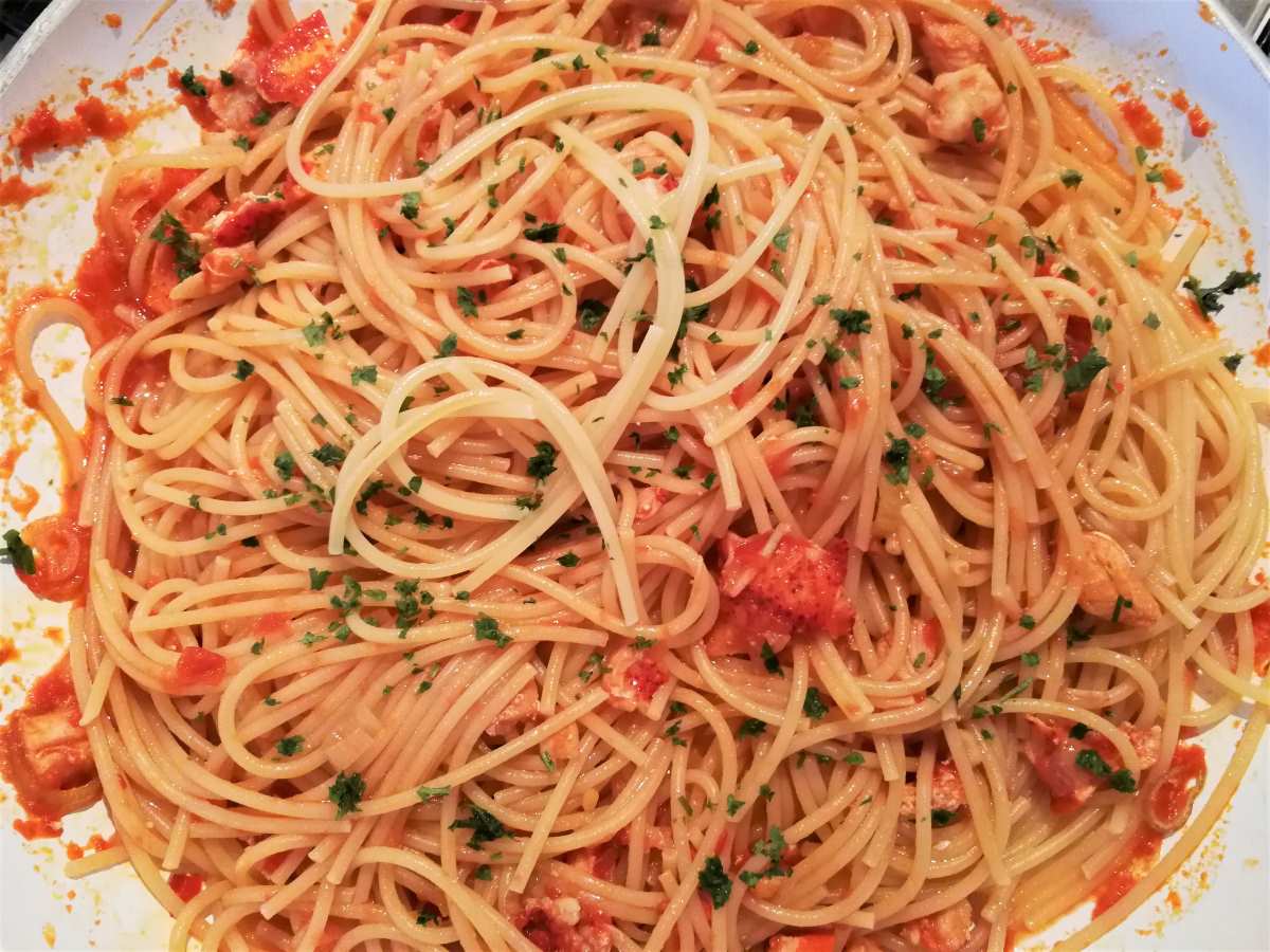Spaghetti con astice e pomodorini