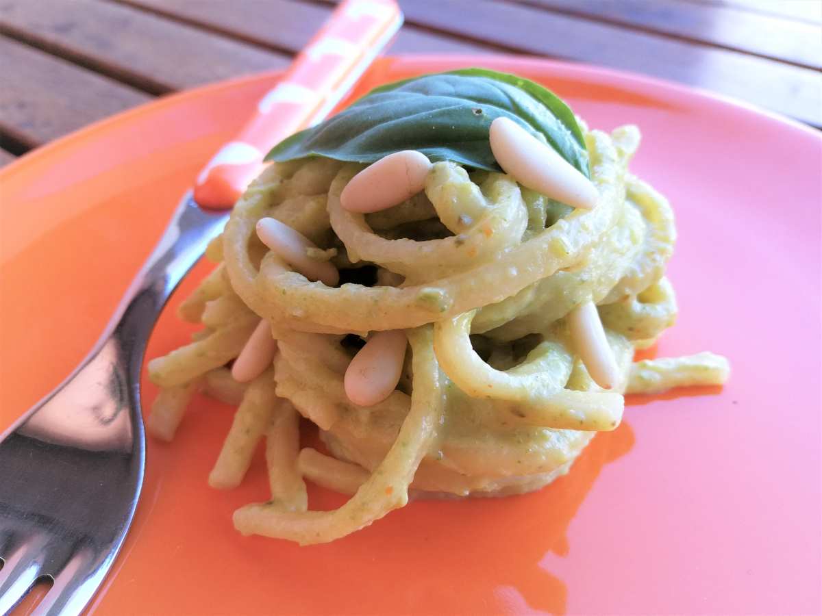 Bigoli con pesto di zucchine ed acciughe del Cantabrico