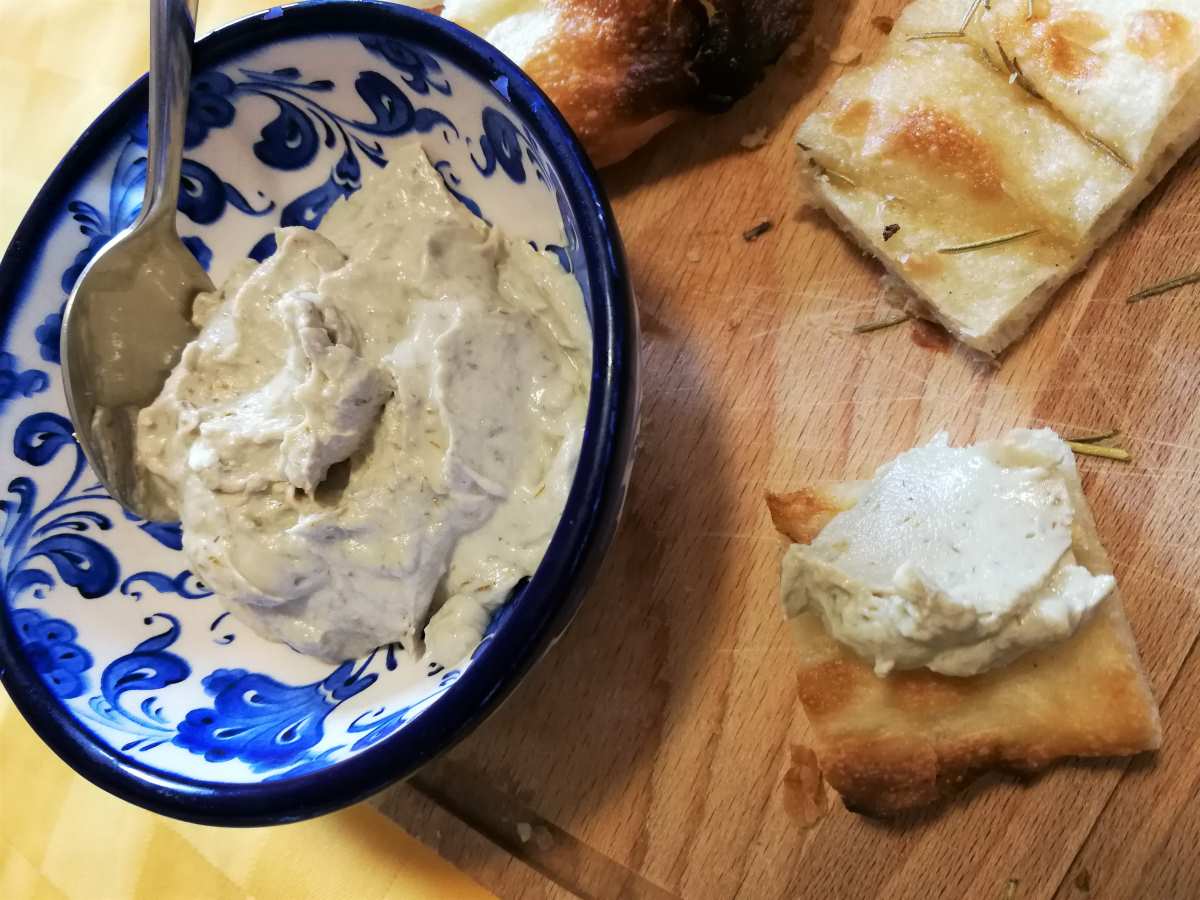 Crema spalmabile di alici del Cantabrico, finocchietto e ricotta