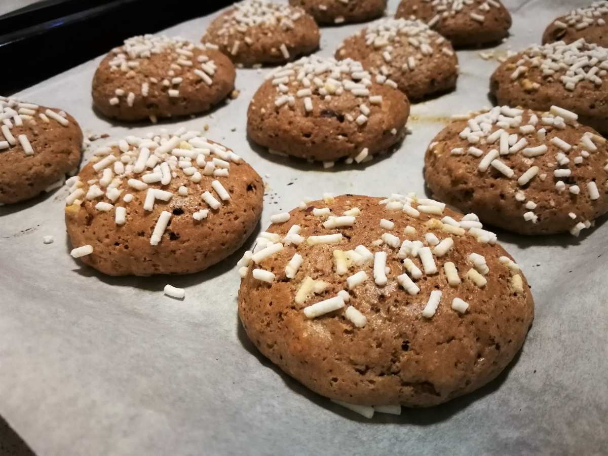 Biscotti cioccolato e frutta secca