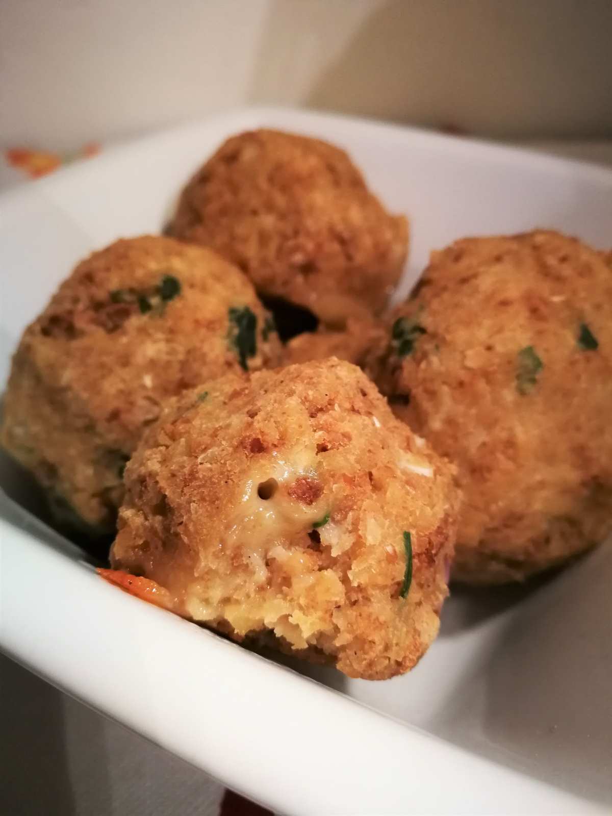 Polpette di ceci con ripieno di gorgonzola