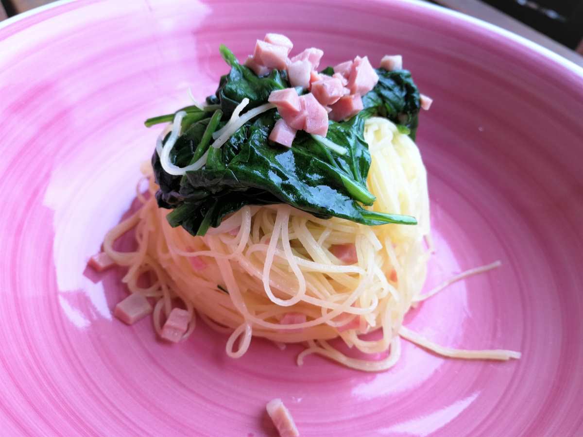 Maccheroncini di Campofilone con spinaci e mortadella